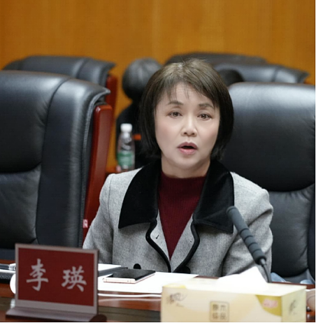 中央广播电视总台社教节目中心《透视新科技》栏目制片人李瑛,高级编辑李瑛 中央广播电视总台社教节目中心《透视新科技》栏目制片人李瑛,高级编辑李瑛