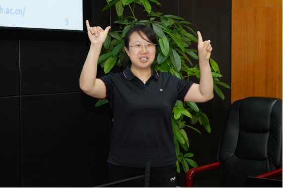 中国科学院心理研究所副研究员张兴利 中国科学院心理研究所副研究员张兴利